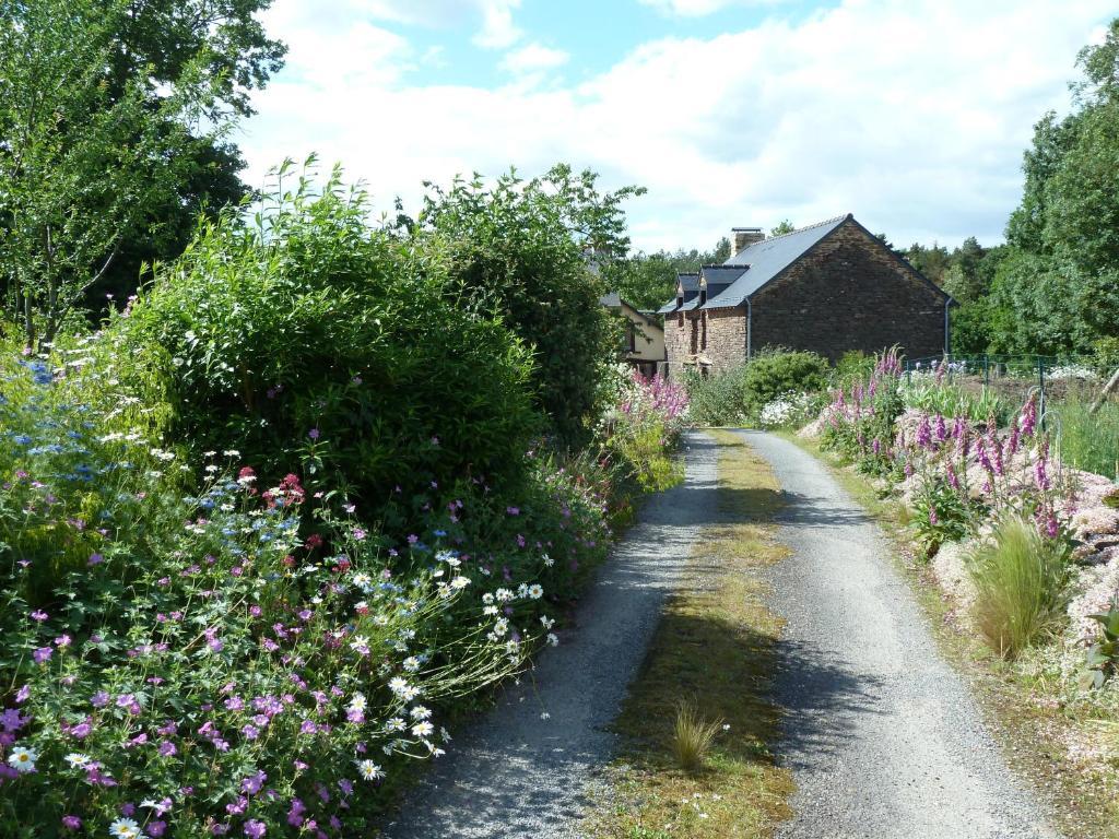 Chambres D'Hotes Logis De L'Etang De L'Aune Iffendic Luaran gambar